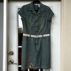 Faded Glory Jean Dress with Buttons & Zipper in Front.